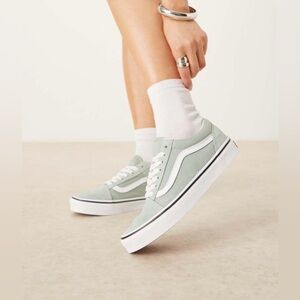 Vans Size 6.5 Old Skool Shoe in Desert Sage and True White